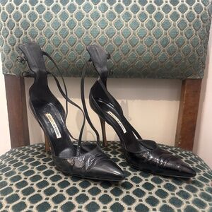 Vintage Manolo Blahnik black leather shoes